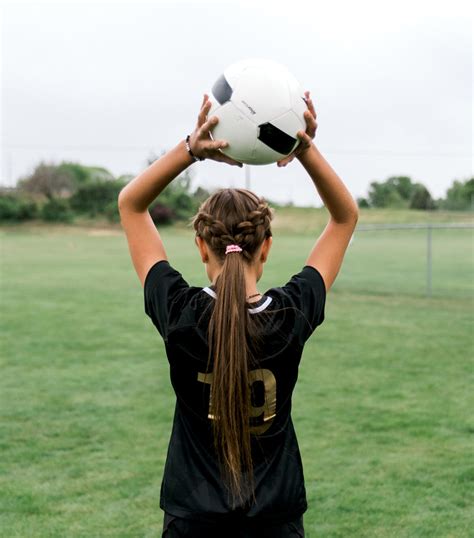 cool soccer haircuts|cute soccer hairstyles.